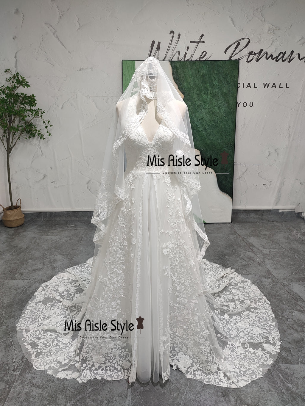 Halter Neckline Florals Lace Wedding Dress With Veil