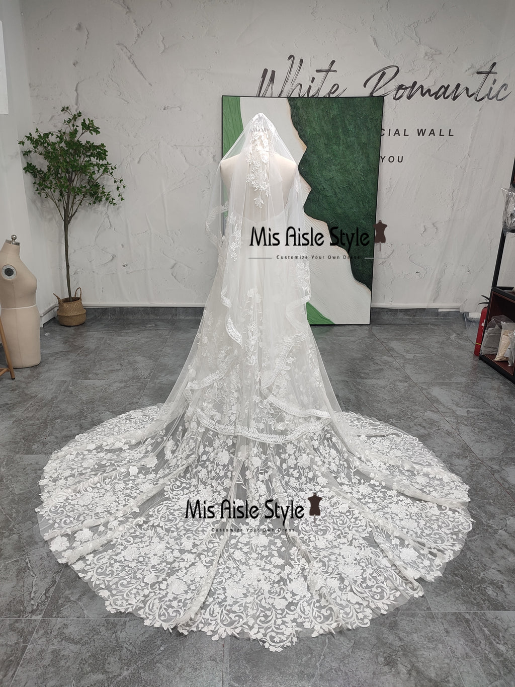 Elegant Florals Lace Wedding Dress With Veil