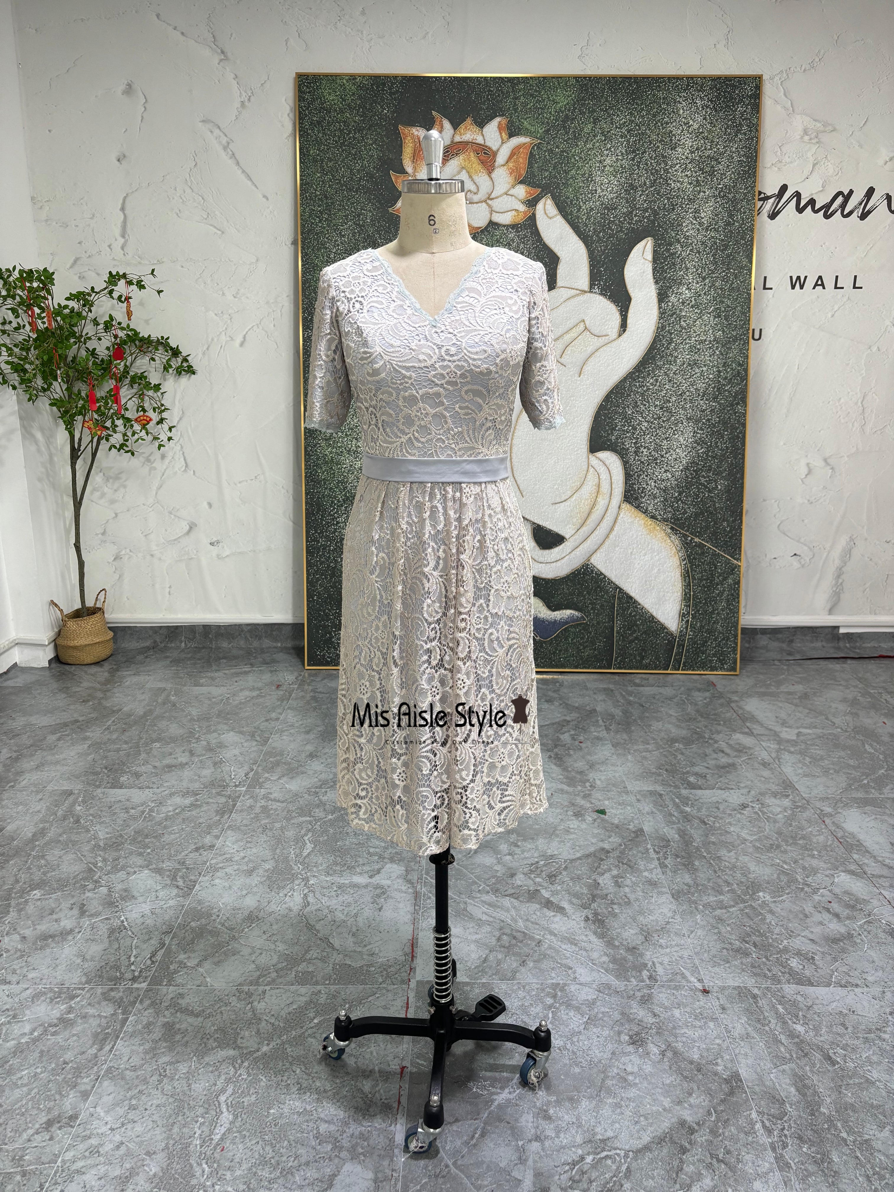 chinese dress ladies Elegant Lace Knee Length Aline Jewel Neckline Mother of The Bride Dres –  Pandrodressy