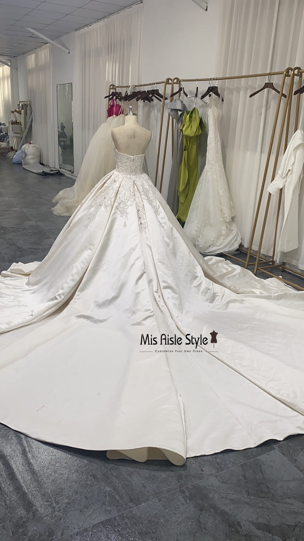 Luxury Strapless Beaded Wedding Dress