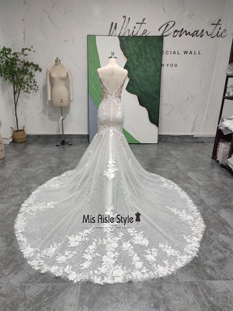 V-back Lace Wedding Dress