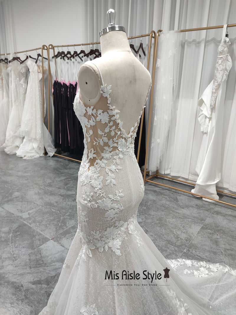 Spaghetti Straps V-back Lace Wedding Dress